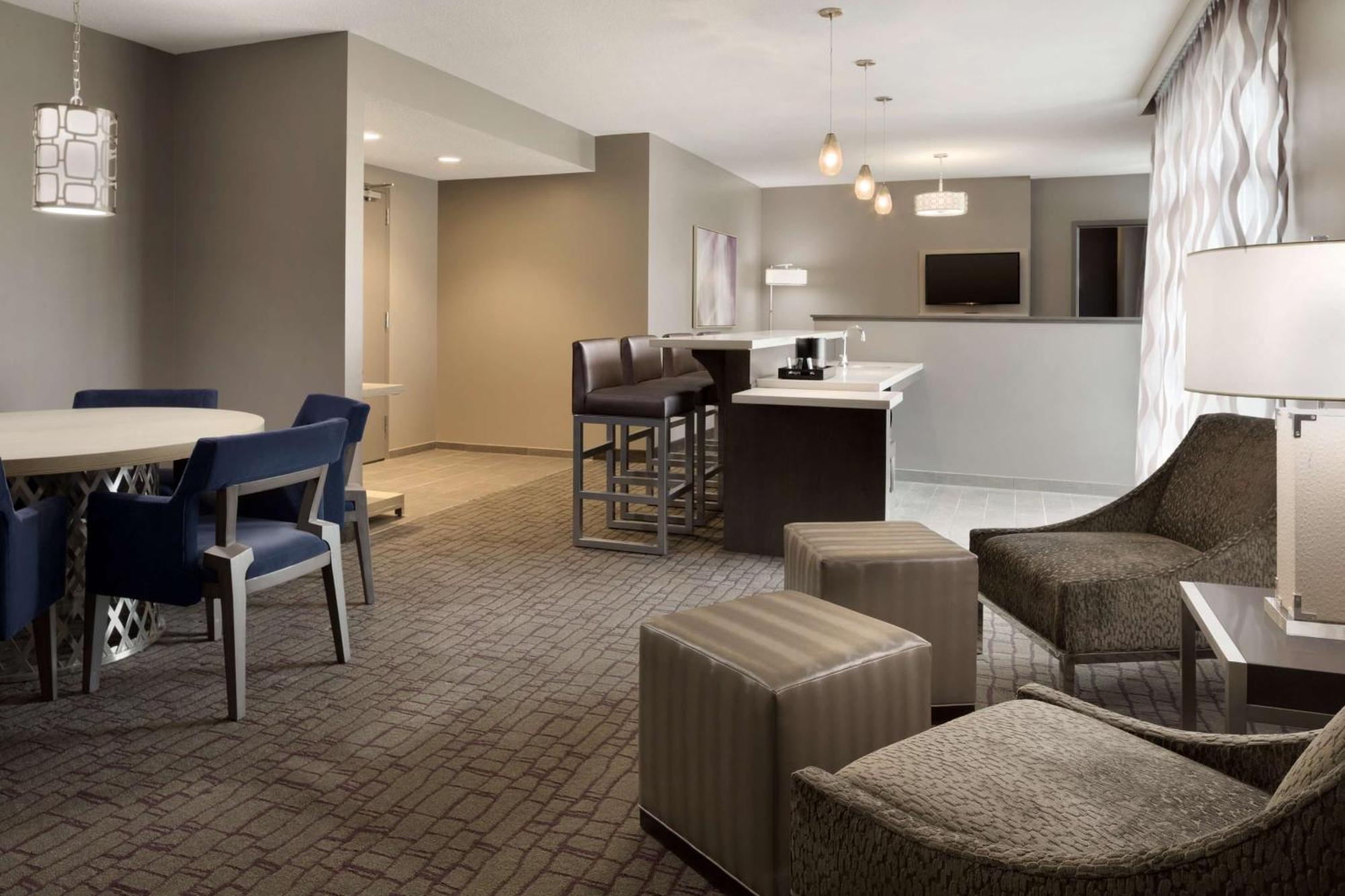 Embassy Suites By Hilton Charlotte Uptown Экстерьер фото
